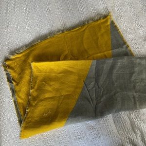 Yellow and gray scarf